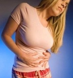 Основной симптомом панкреатита боль в верхней половине живота